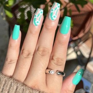 Minty Madness - Nail Junkie - full artificial nail set